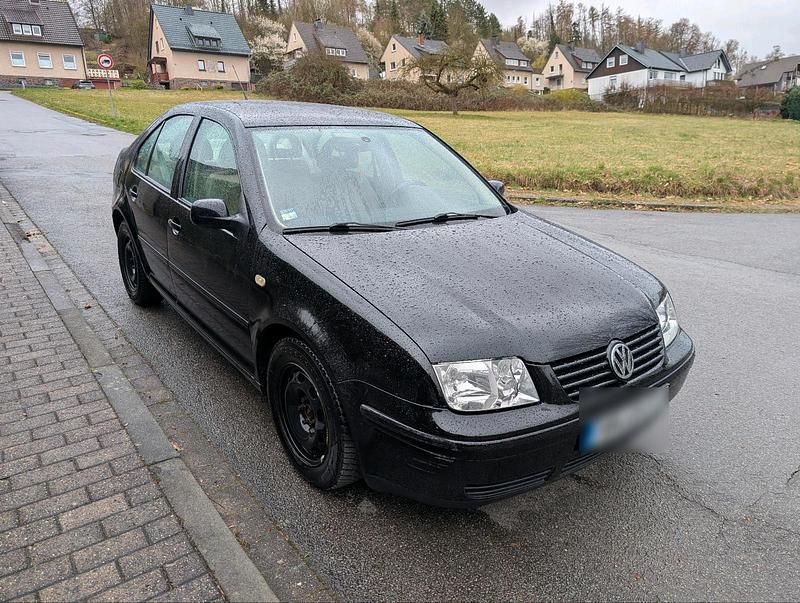 Gebraucht VW Bora 101 PS (74 kW) 1999 Schwarz Limousine