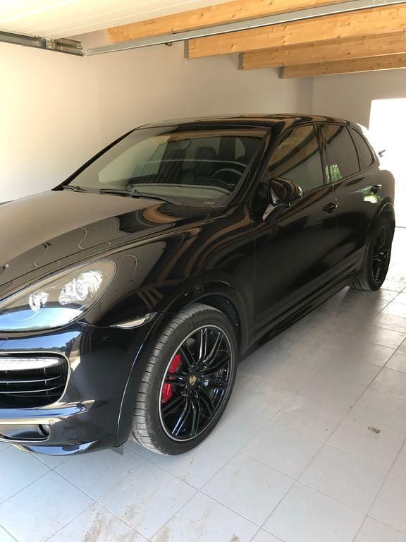 Gebraucht Porsche Cayenne Turbo 500 PS (367 kW) 2012 Schwarz SUV