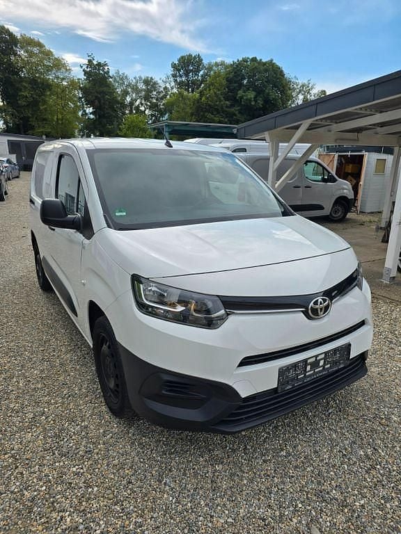 Weiß Gebraucht 2022 Toyota Proace City Van | 10.900 € (Superpreis) - Bild 1/4