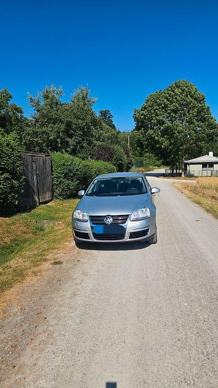 Silber Gebraucht 2007 VW Jetta United Limousine | 3.850 € (Fairer Preis) - Bild 1/4