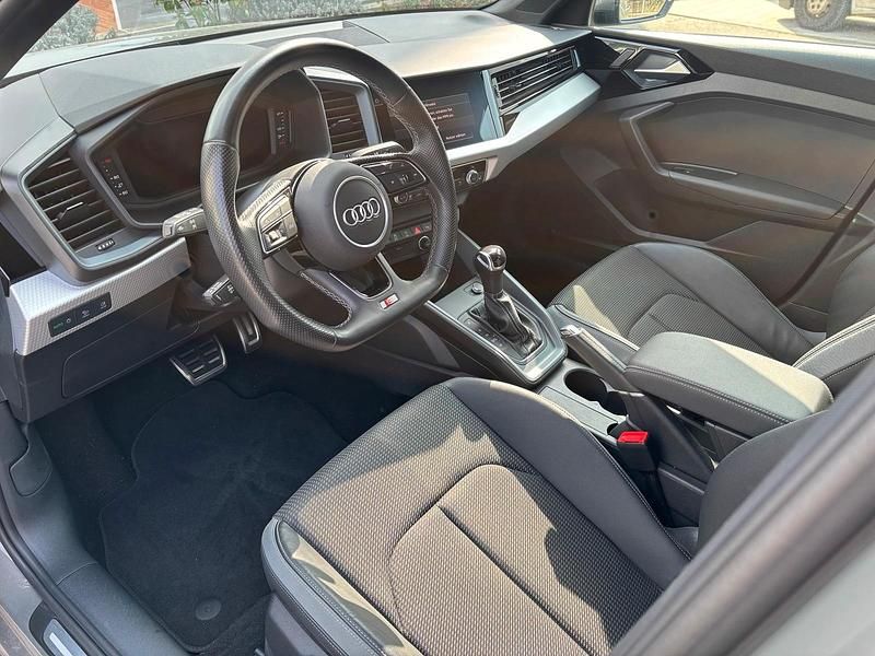 Gebraucht Audi A1 S-Line 207 PS (152 kW) 2022 Grau SUV