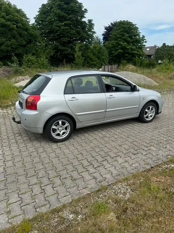 Gebraucht Toyota Corolla Sol 110 PS (80 kW) 2004 Silber Limousine