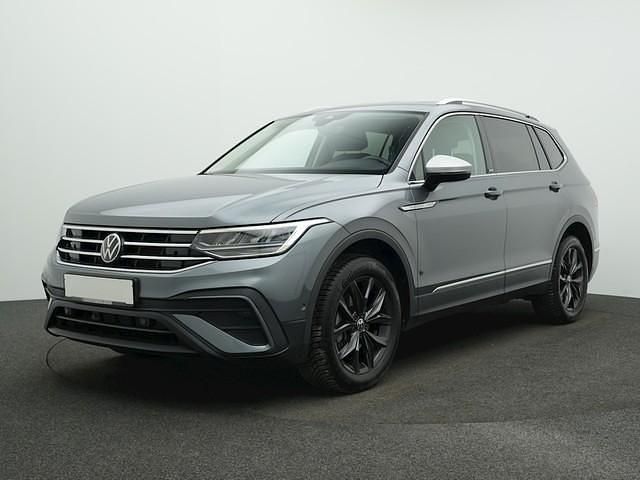 Platinum grey Gebraucht 2024 VW Tiguan Allspace Move SUV | 37.950 € (Guter Preis) - Bild 1/4