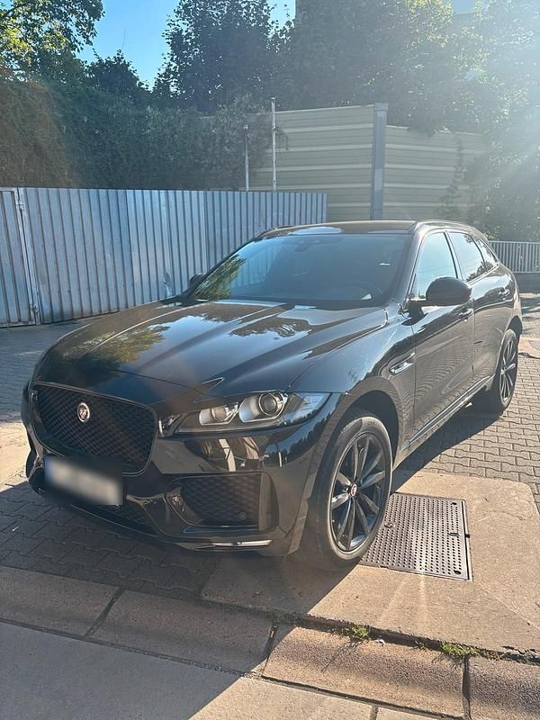 Schwarz Gebraucht 2019 Jaguar F-Pace Chequered Flag SUV | 26.500 € (Fairer Preis) - Bild 1/4