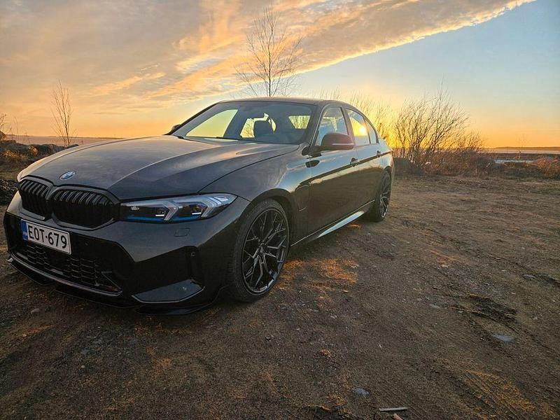 Second-hand BMW 330e Exclusive 252 CP (185 kW) 2017 Maro Berlinǎ