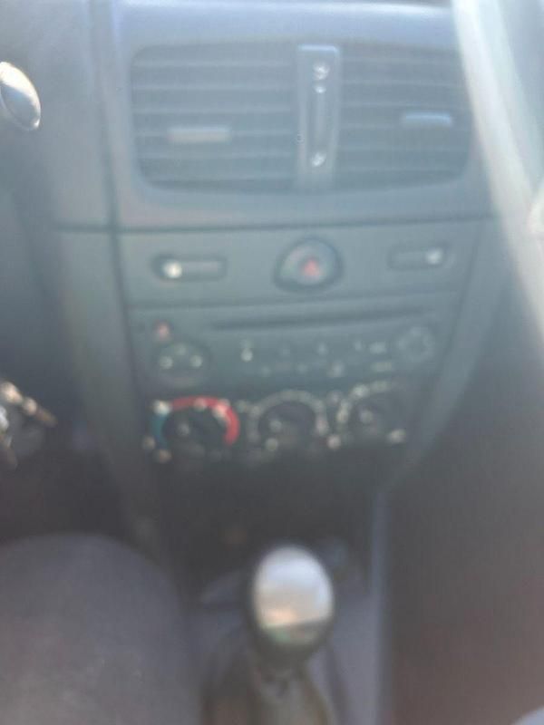 Gebraucht Renault Clio II 75 PS (55 kW) 2005 Grau Limousine