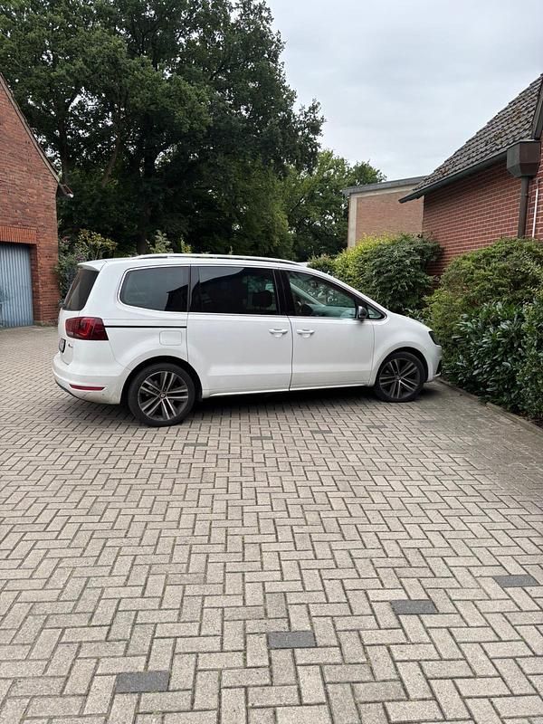 Weiß Gebraucht 2016 Seat Alhambra FR-Line Van / Kleinbus | 17.000 € (Fairer Preis) - Bild 1/4