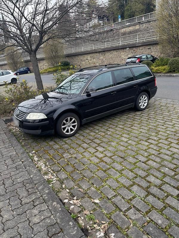 Gebraucht VW Passat 101 PS (74 kW) 2005 Schwarz Kombi