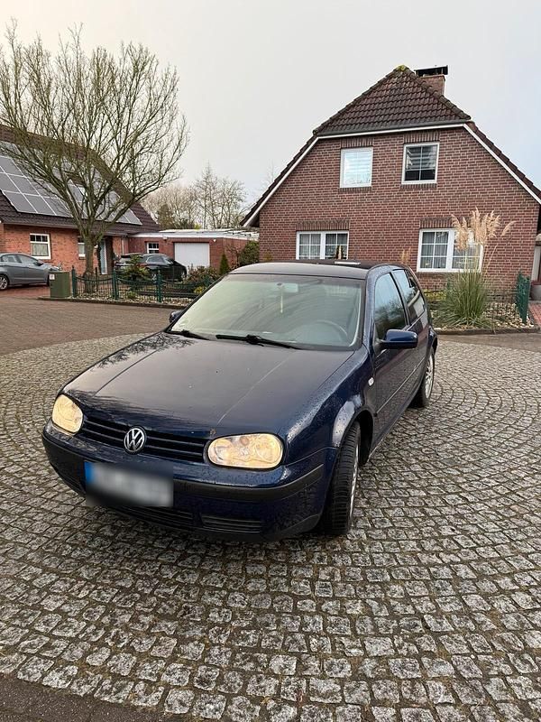 Blau Gebraucht 2001 VW Golf IV Kleinwagen | 1.650 € (Fairer Preis) - Bild 1/4