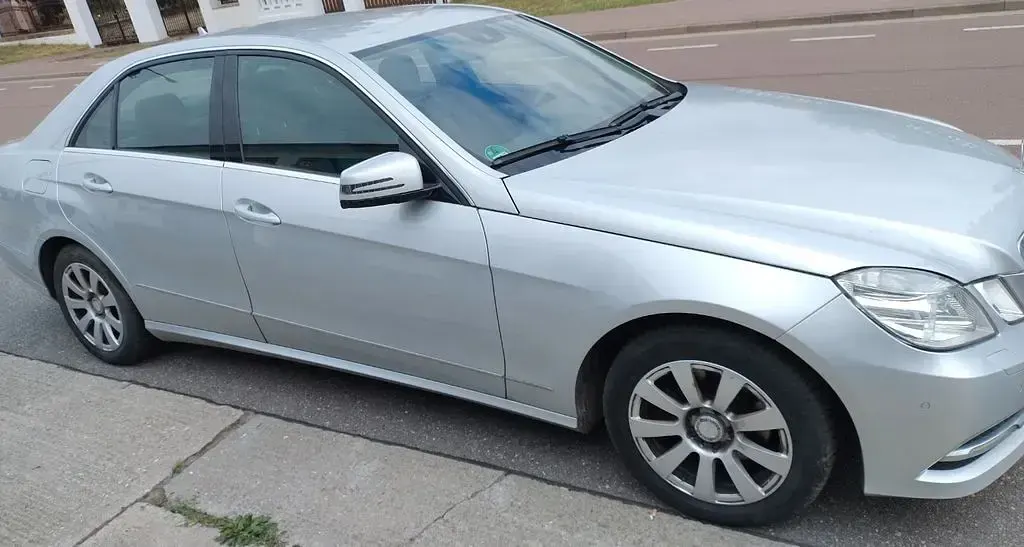 Gebraucht Mercedes E220 Edition 170 PS (125 kW) 2013 Silber Limousine