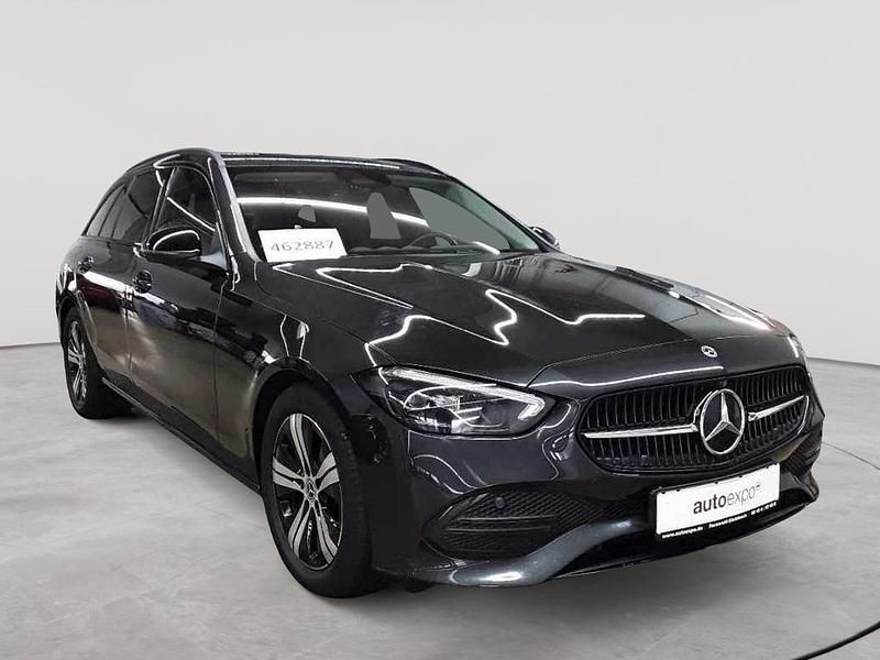 Graphitgrau metallic Gebraucht 2022 Mercedes C220 Avantgarde Kombi | 25.690 € (Guter Preis) - Bild 1/4