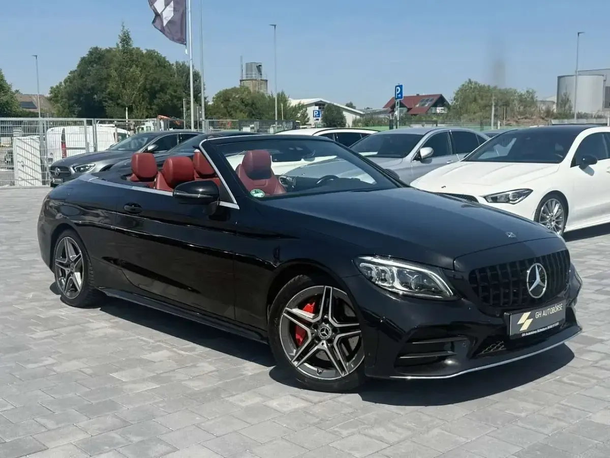 Gebraucht Mercedes C300 AMG line 258 PS (189 kW) 2021 Schwarz Cabrio