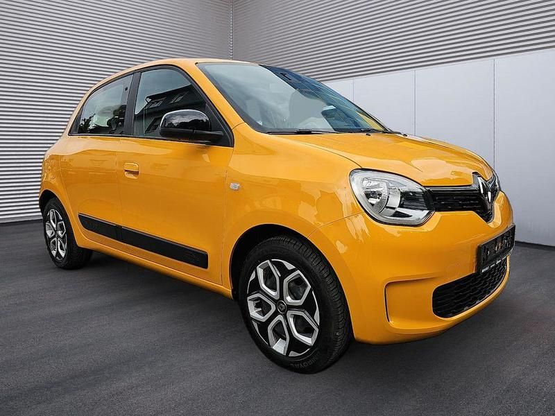 Gebraucht Renault Twingo Equilibre 65 PS (47 kW) 2024 Gelb Kleinwagen