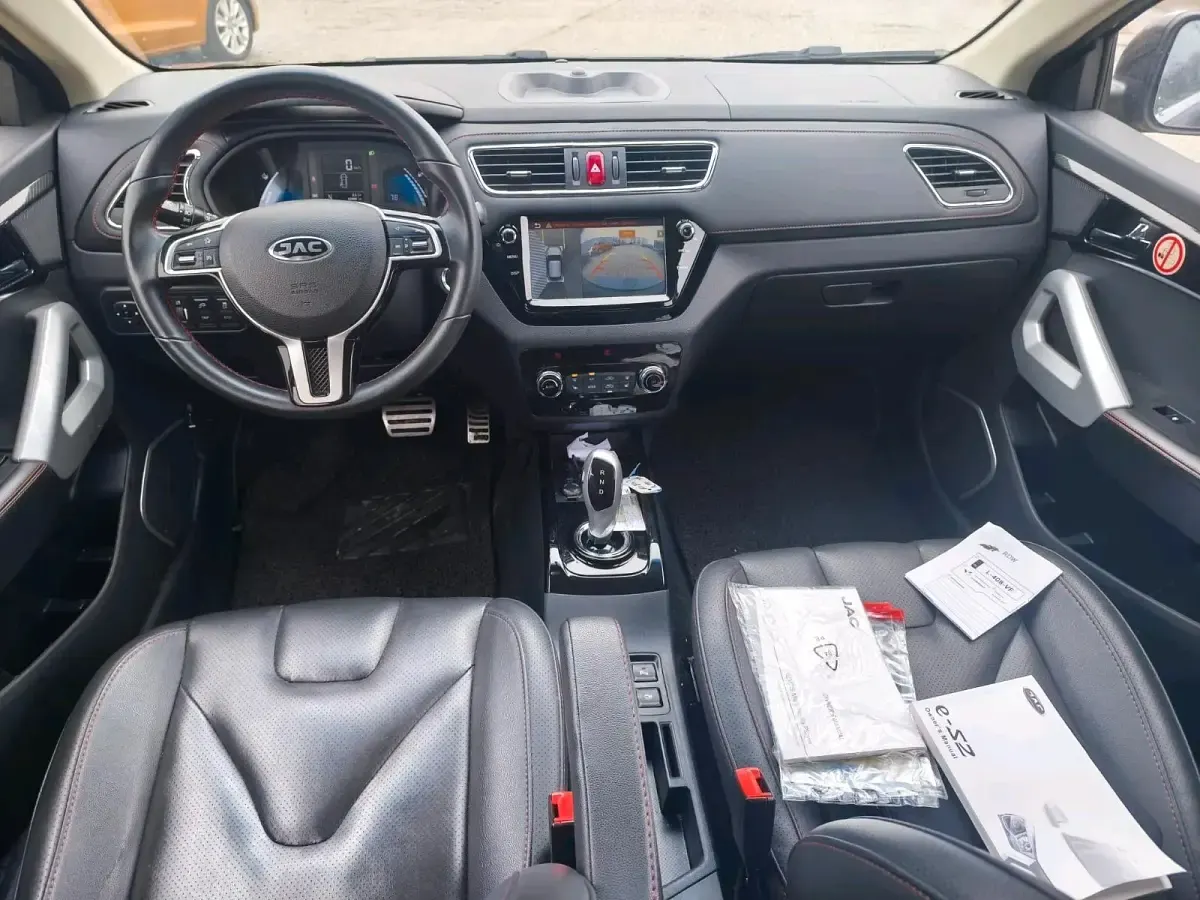 Gebraucht JAC iEV7s 82 kW (112 PS) 2021 Schwarz SUV