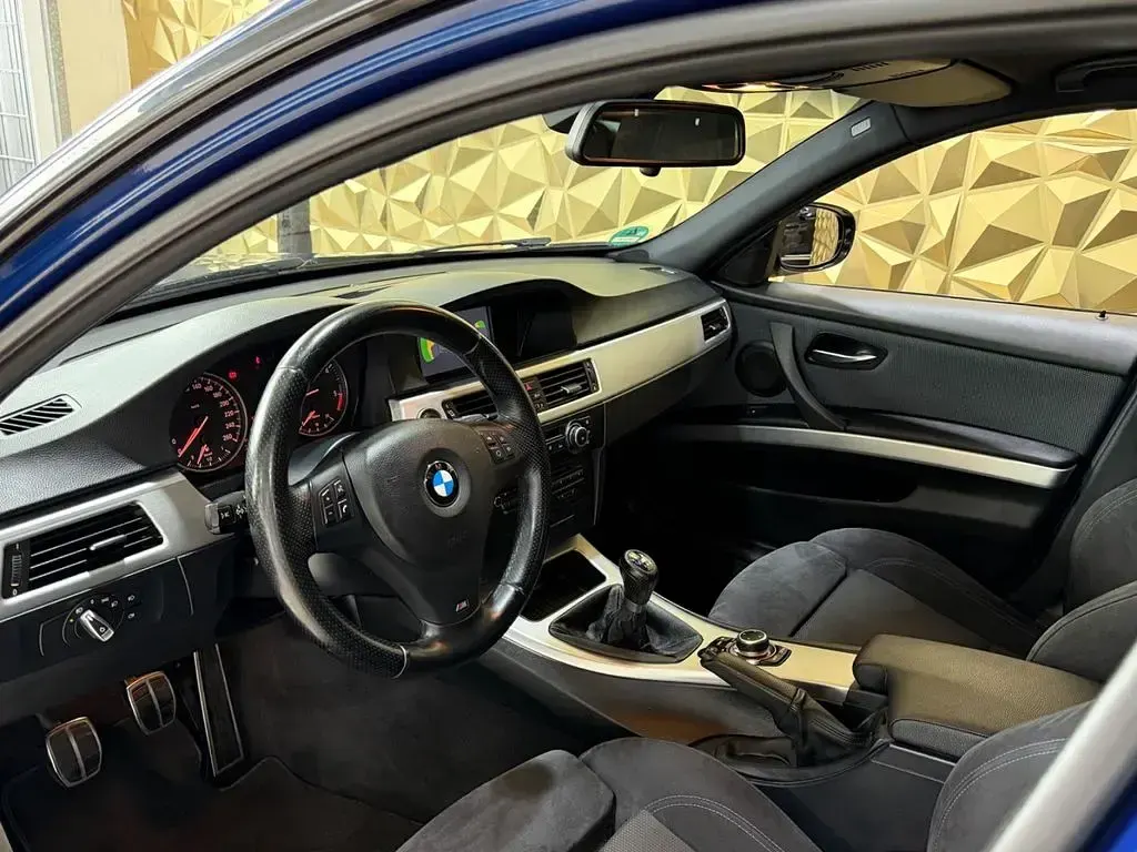 Gebraucht BMW 325 M Sport 204 PS (150 kW) 2011 Blau Limousine