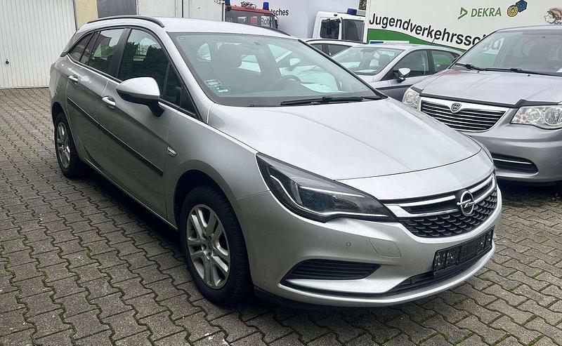 Gebraucht Opel Astra Edition 110 PS (80 kW) 2019 Silber Kombi