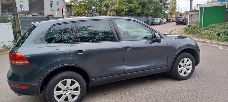 Gebraucht VW Touareg Terrain Tech 245 PS (180 kW) 2013 Grau SUV