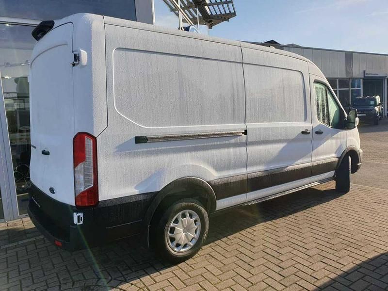 Gebraucht Ford Transit Trend 170 PS (125 kW) 2024 Weiß Pickup