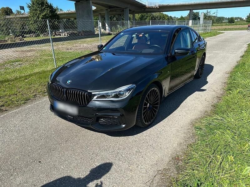 Gebraucht BMW 750 450 PS (330 kW) 2018 Limousine