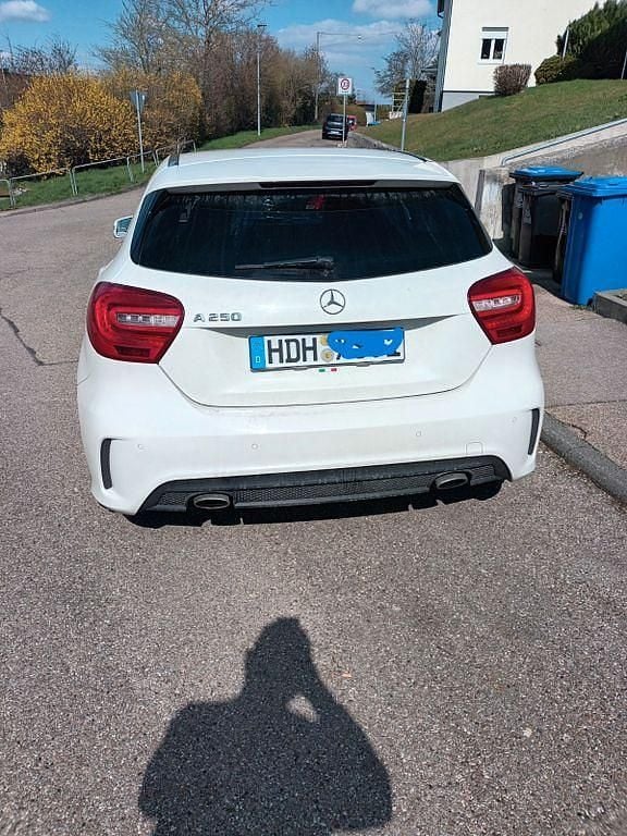 Gebraucht Mercedes A250 211 PS (155 kW) 2014 Weiß Limousine