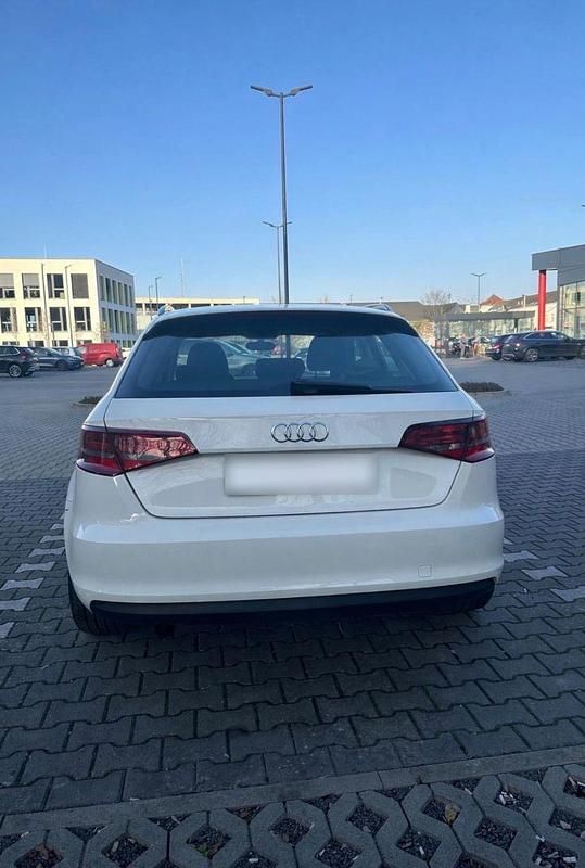 Gebraucht Audi A3 Ambiente 105 PS (77 kW) 2013 Weiß Limousine