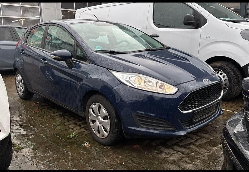 Blau Gebraucht 2017 Ford Fiesta Trend Kleinwagen | 5.999 € (Etwas zu teuer) - Bild 1/4
