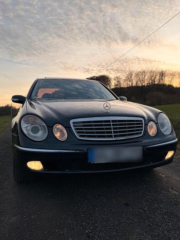 Gebraucht Mercedes E320 204 PS (150 kW) 2005 Andere farben Kombi