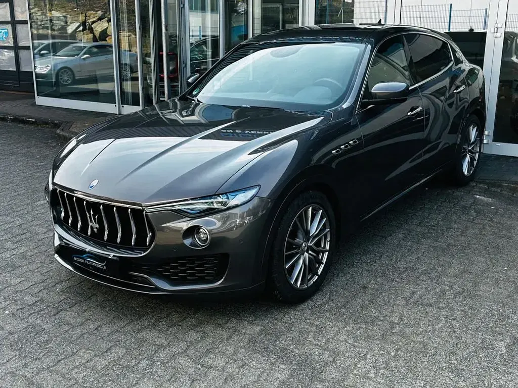 Usata Maserati Levante 275 CV (202 kW) 2020 Grigio SUV