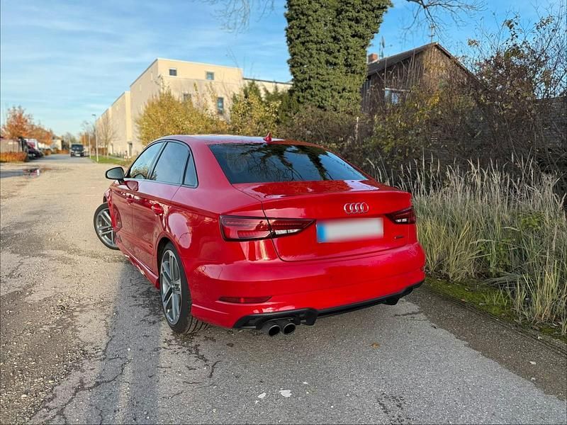 Gebraucht Audi A3 S-Line 190 PS (139 kW) 2018 Rot Limousine
