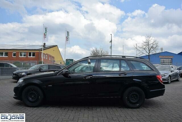 Gebraucht Mercedes C220 170 PS (125 kW) 2012 Schwarz Kombi