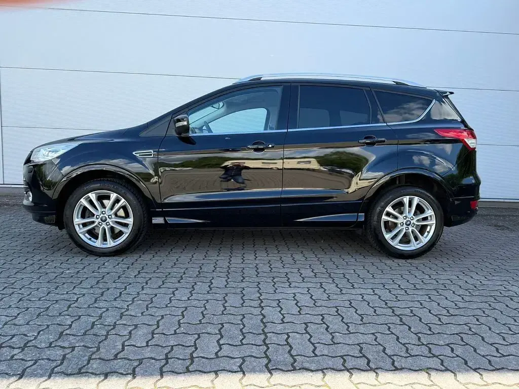 Gebraucht Ford Kuga Individual 150 PS (110 kW) 2016 Schwarz SUV