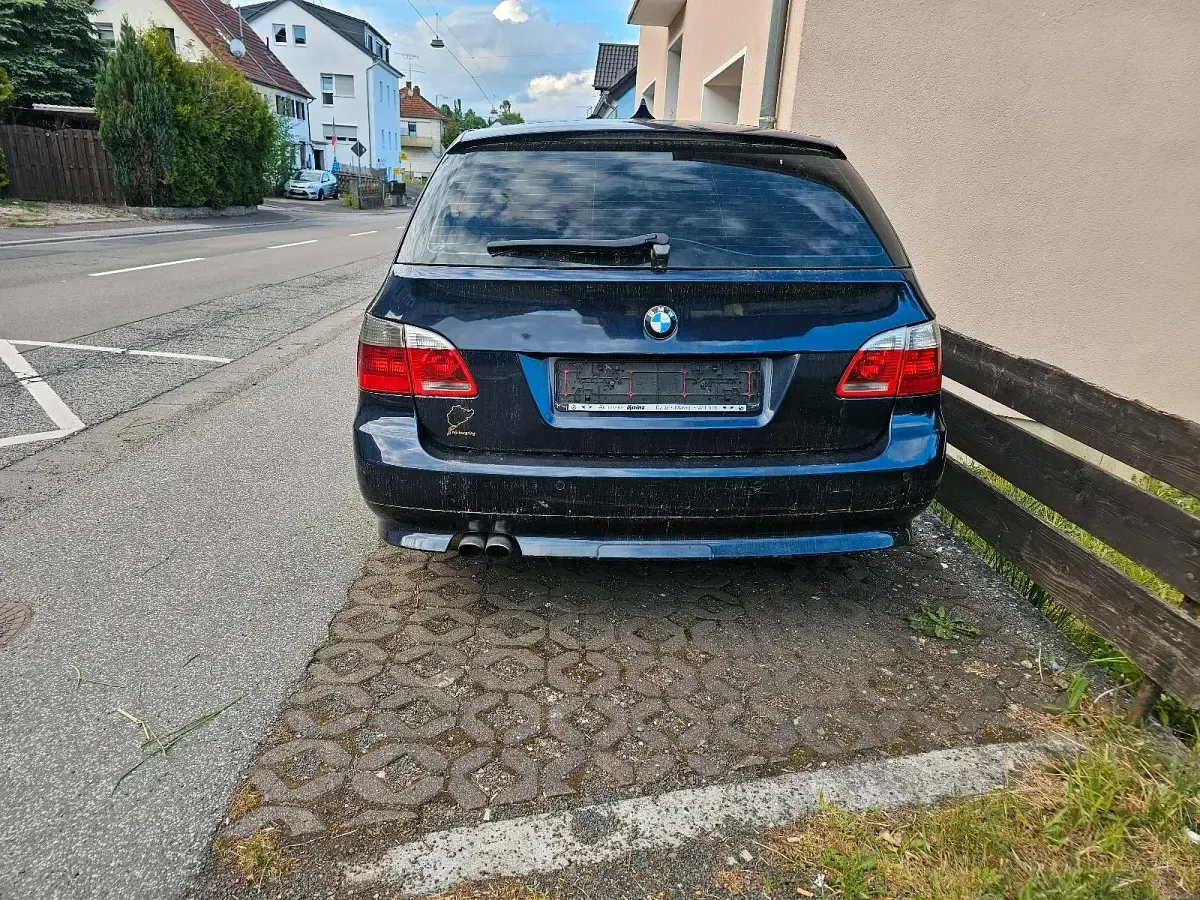 Gebraucht BMW 525 177 PS (130 kW) 2004 Blau Kombi