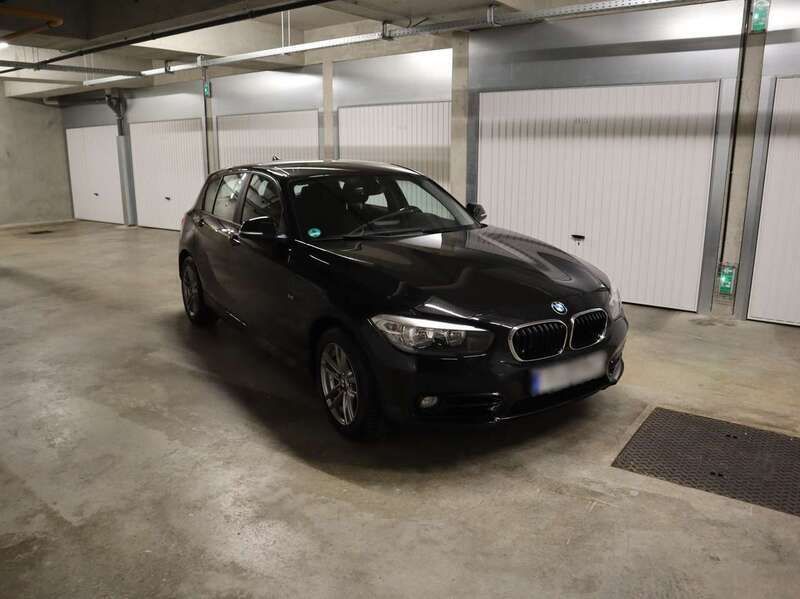 Schwarz Gebraucht 2017 BMW 120 Sport Line Kleinwagen | 15.900 € (Superpreis) - Bild 1/4