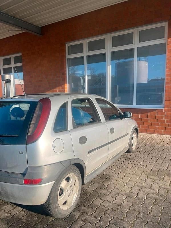 Gebraucht Opel Corsa 70 PS (51 kW) 2003 Silber Kleinwagen