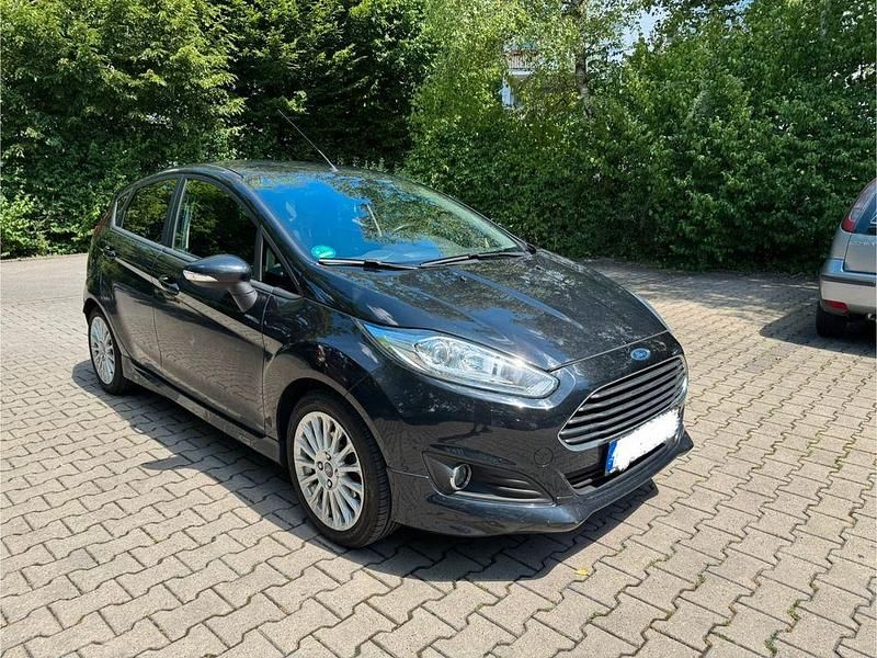 Gebraucht Ford Fiesta SYNC Edition 101 PS (74 kW) 2015 Schwarz Kleinwagen