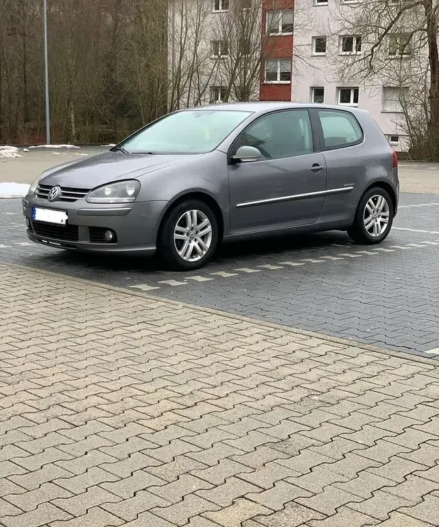 Gebraucht VW Golf VI 122 PS (89 kW) 2008 Grau Kleinwagen