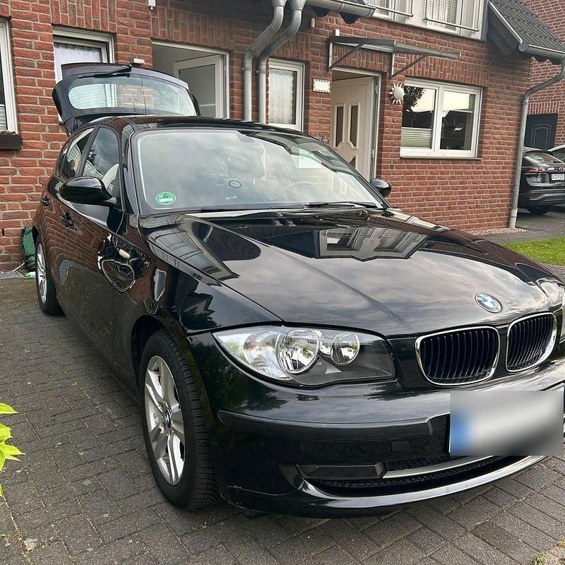 Gebraucht BMW 116 122 PS (89 kW) 2008 Schwarz Kleinwagen