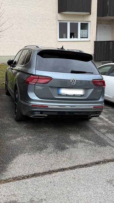 Gebraucht VW Tiguan Allspace 190 PS (139 kW) 2020 Grau SUV