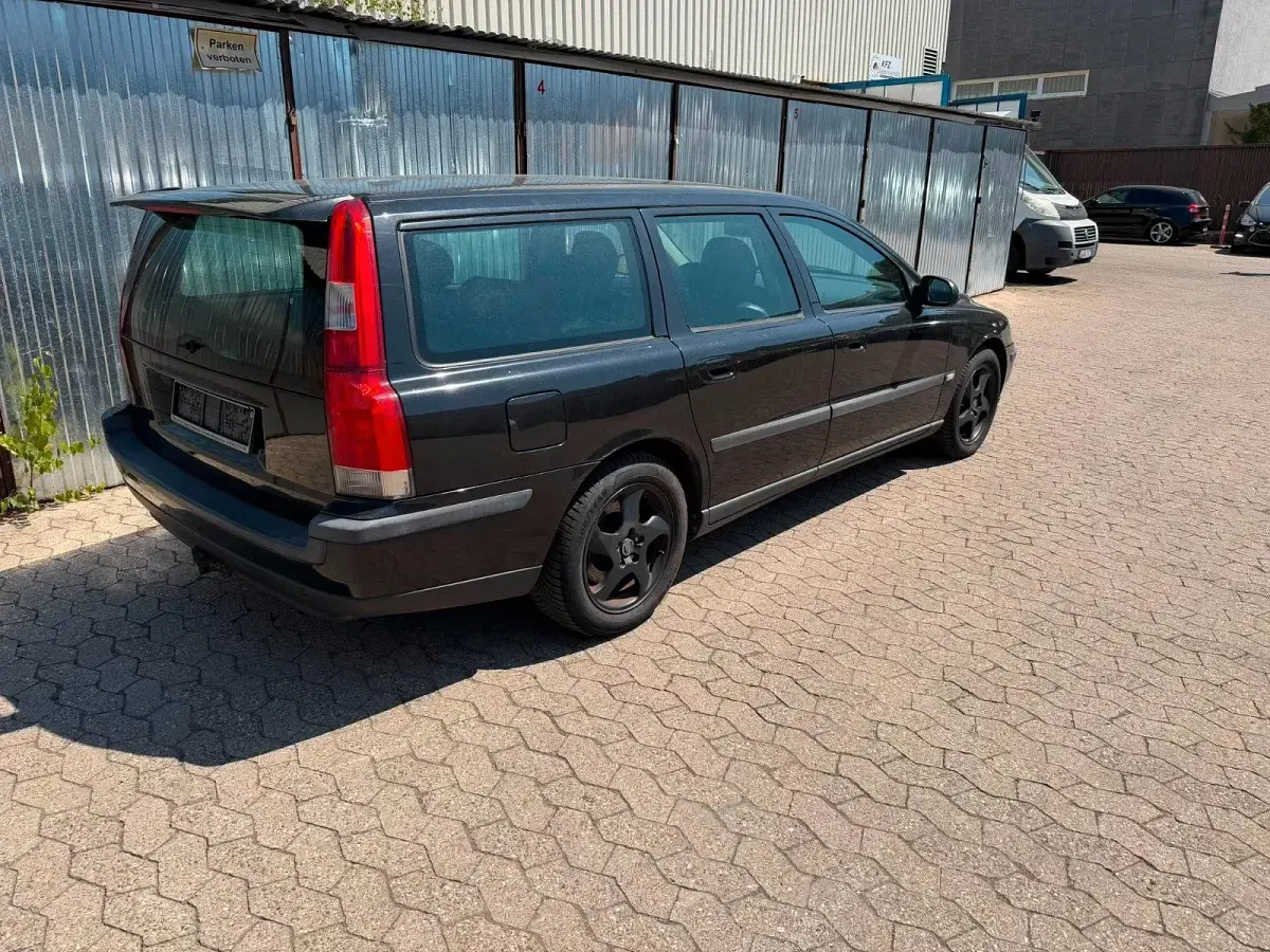 Gebraucht Volvo V70 170 PS (125 kW) 2000 Schwarz Kombi