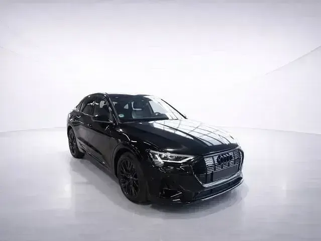 Gebraucht Audi e-tron S-Line 300 kW (408 PS) 2022 Mythosschwarz metallic SUV