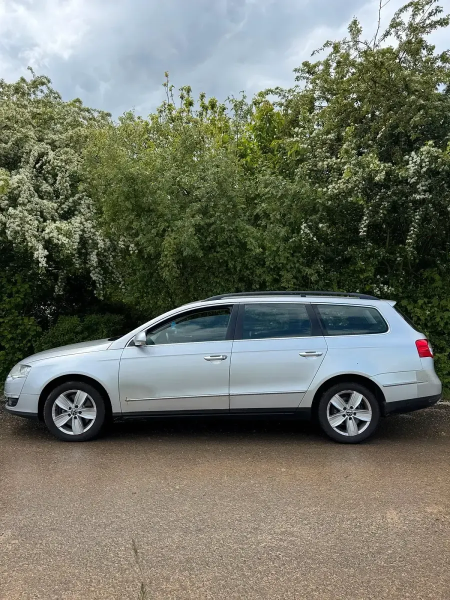 Second-hand VW Passat 140 CP (102 kW) 2011 Argintiu Break