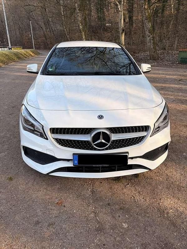 Weiß Gebraucht 2018 Mercedes CLA200 AMG Coupé | 21.000 € (Guter Preis) - Bild 1/4