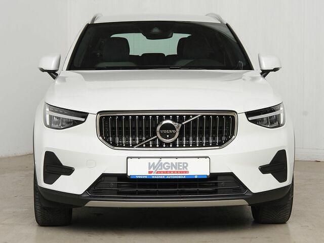 Second-hand Volvo XC40 Core 211 CP (155 kW) 2022 Alb SUV