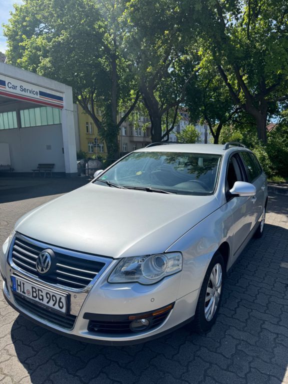 Grau Gebraucht 2006 VW Passat Trendline Kombi | 2.100 € (Guter Preis) - Bild 1/4