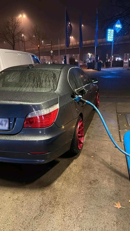 Gebraucht BMW 523 190 PS (139 kW) 2007 Grau Limousine