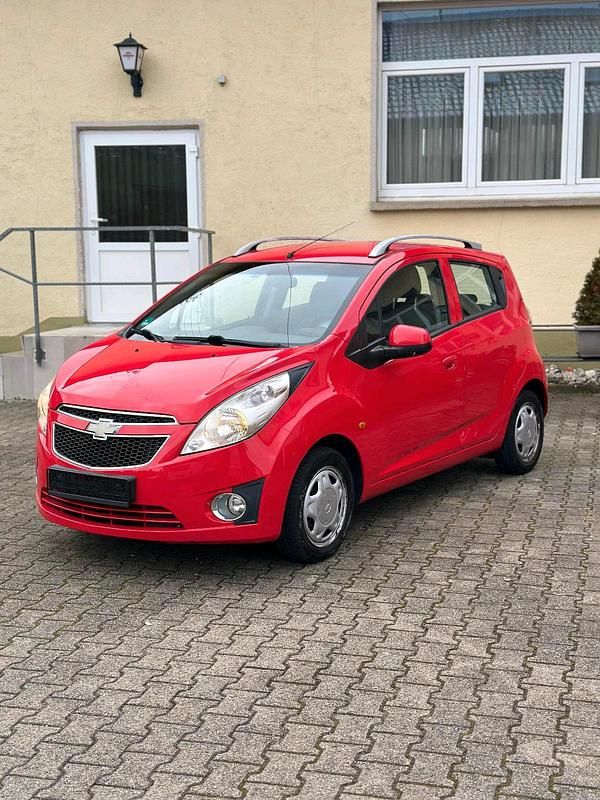 Rot Gebraucht 2011 Chevrolet Spark LS Kleinwagen | 1.650 € (Guter Preis) - Bild 1/4