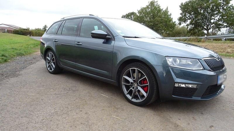 Gebraucht Skoda Octavia RS 220 PS (161 kW) 2016 Grau Kleinwagen