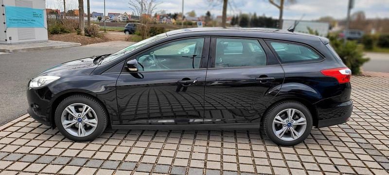 Gebraucht Ford Focus SYNC Edition 101 PS (74 kW) 2014 Schwarz Kombi