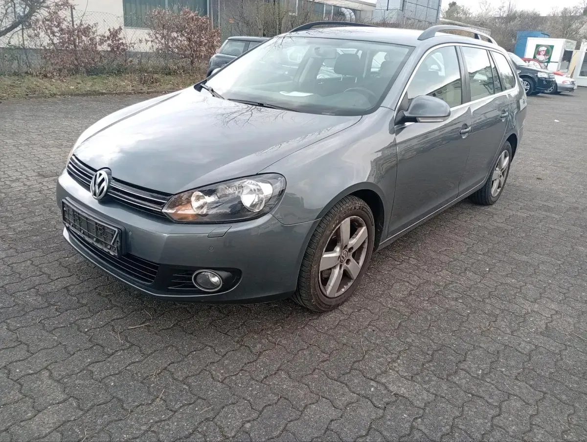 Gebraucht VW Golf VI 105 PS (77 kW) 2011 Grau Kleinwagen