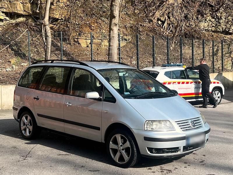 Gebraucht VW Sharan 131 PS (96 kW) 2001 Schwarz Van / Kleinbus